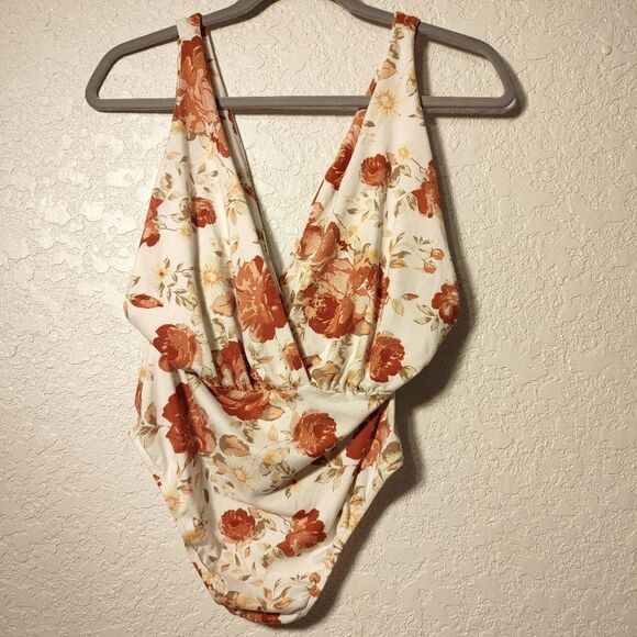 Love, Zoe Deep v bodysuit - Picture 4 of 7